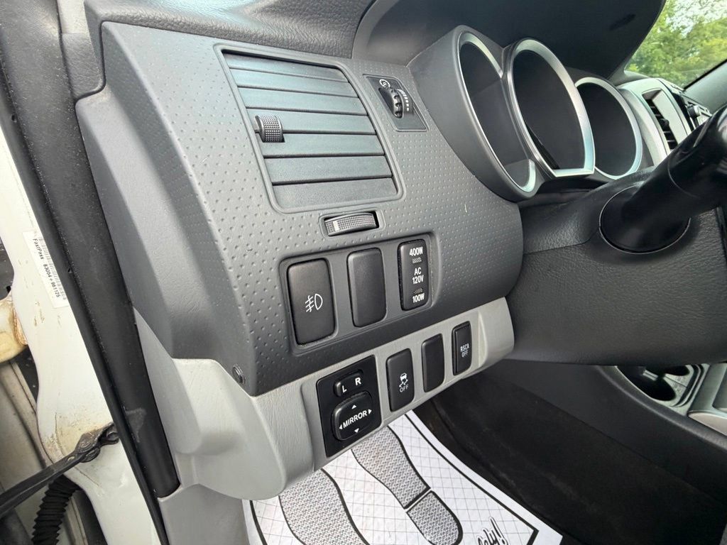 Used 2015 Toyota Tacoma 4x4 Double Cab w/ TRD Sport Package image 17