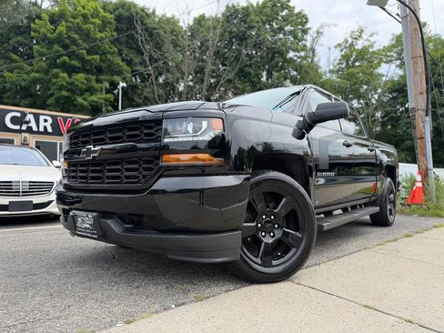 Used 2018 Chevrolet Silverado 1500 Custom w/ Custom Value Package AWD/4WD image 2
