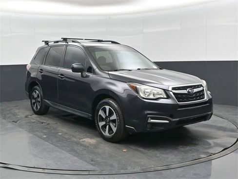 Used 2017 Subaru Forester 2.5i Premium image 1