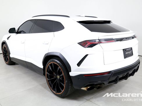 Used 2022 Lamborghini Urus AWD/4WD image 6