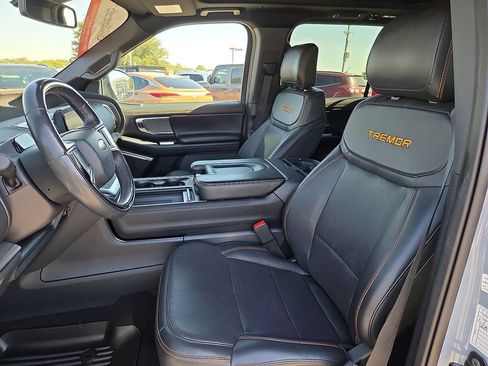 Used 2025 Ford Expedition Tremor AWD/4WD image 16