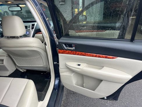 Used 2012 Subaru Outback 2.5i Limited w/ Moonroof Pkg image 15