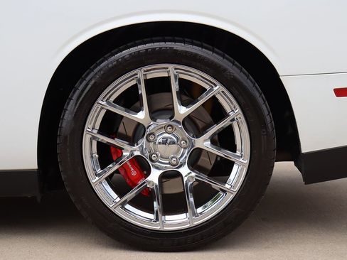 Used 2017 Dodge Challenger SRT w/ Technology Group image 40