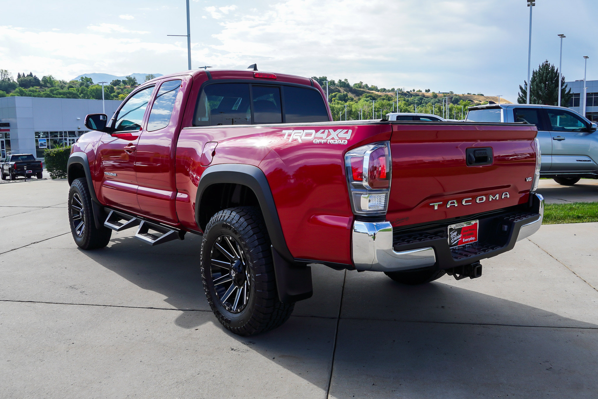 Certified 2022 Toyota Tacoma TRD Off-Road AWD/4WD image 6