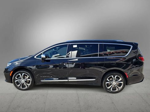 New 2026 Chrysler Pacifica Pinnacle image 5