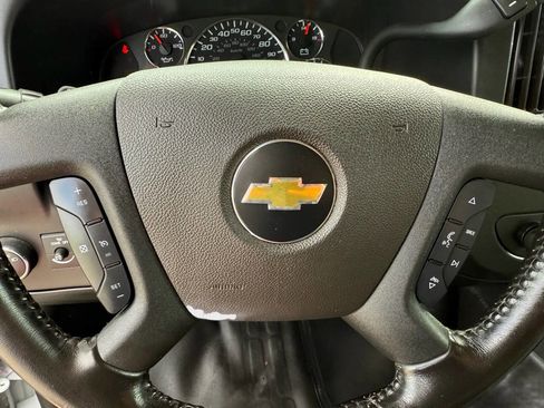Used 2021 Chevrolet Express 2500 w/ Driver Convenience Package image 14
