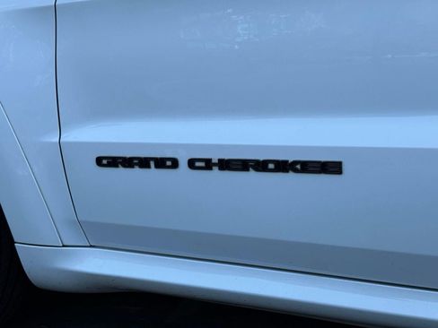 Used 2018 Jeep Grand Cherokee High Altitude RWD image 17