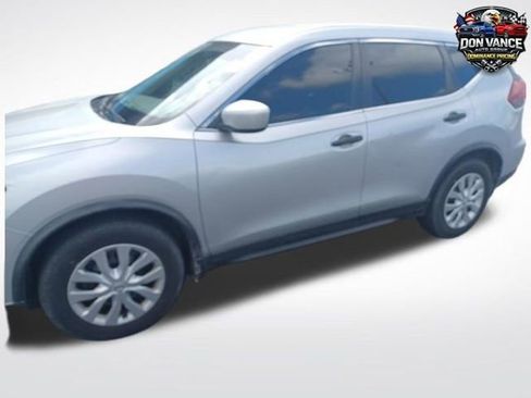 Used 2018 Nissan Rogue S FWD image 1