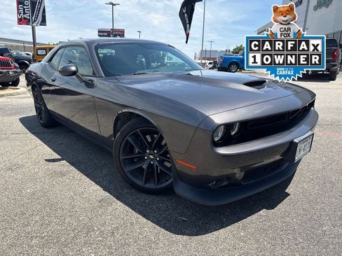 Used 2019 Dodge Challenger GT RWD image 1