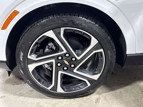 New 2026 Chevrolet Equinox EV LT w/ Convenience Package II image 27