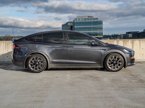 Used 2024 Tesla Model X image 6