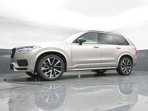 Used 2023 Volvo XC90 T8 Ultimate AWD/4WD image 13