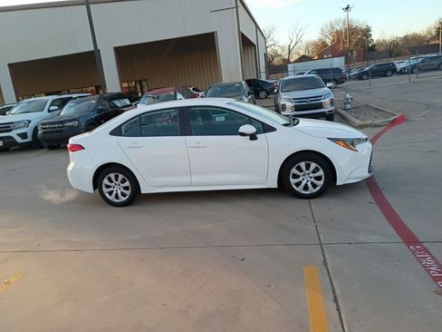 Used 2024 Toyota Corolla LE image 7