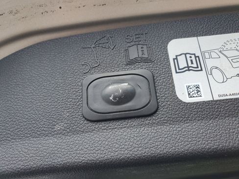 Used 2018 Ford Escape Titanium image 28