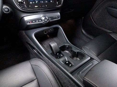 Certified 2025 Volvo XC40 B5 Core image 10