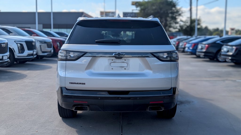 Used 2020 Chevrolet Traverse Premier w/ Redline Edition FWD image 5