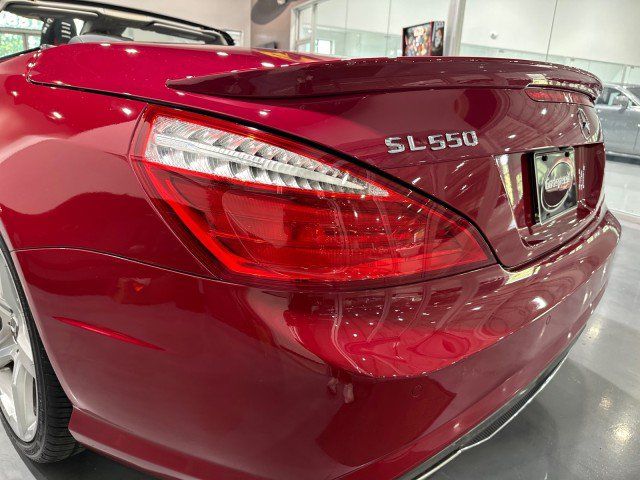 Used 2015 Mercedes-Benz SL 550 w/ Driver Assistance Package image 37