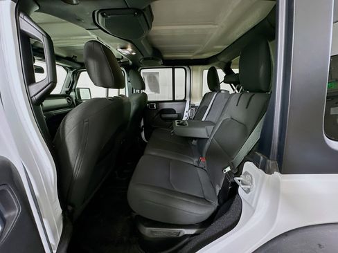 Used 2023 Jeep Wrangler Unlimited AWD/4WD image 25
