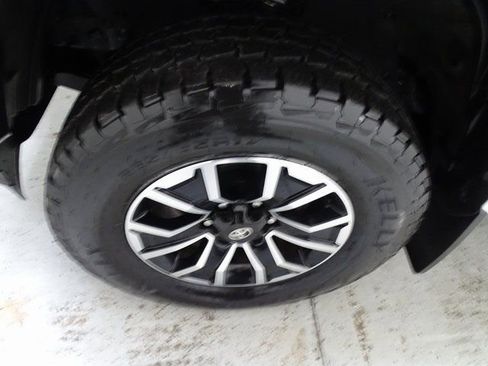 Used 2023 Toyota Tacoma TRD Sport image 27