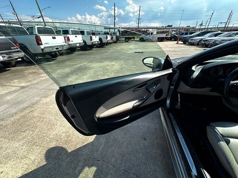 Used 2006 BMW M6 Coupe image 11