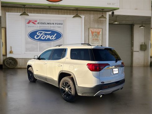 Used 2018 GMC Acadia SLT image 4