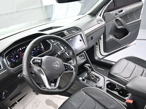 Used 2024 Volkswagen Tiguan SEL R-Line AWD/4WD image 37