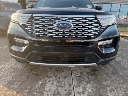 Certified 2023 Ford Explorer Platinum w/ Technology Package image 10