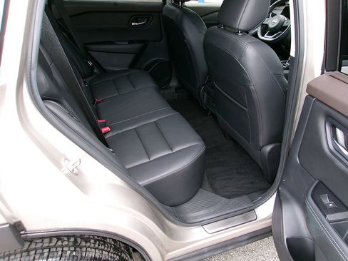 Used 2023 Nissan Rogue SL w/ SL Premium Package AWD/4WD image 10