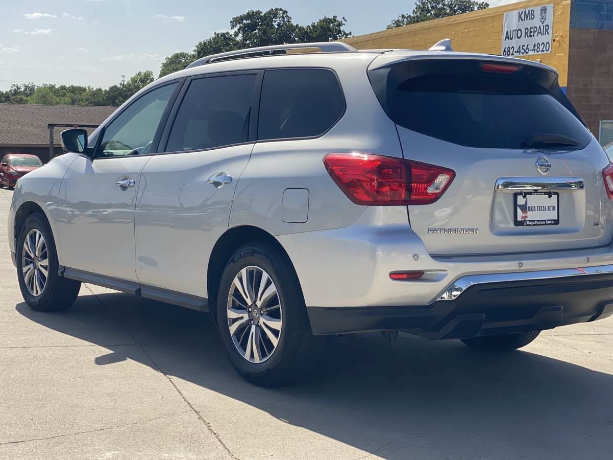Used 2019 Nissan Pathfinder SL FWD image 6
