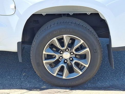 Used 2022 Chevrolet Silverado 1500 LT AWD/4WD image 29