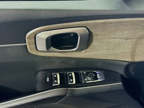 Used 2022 Kia Sorento EX w/ Panoramic Sunroof Package image 24