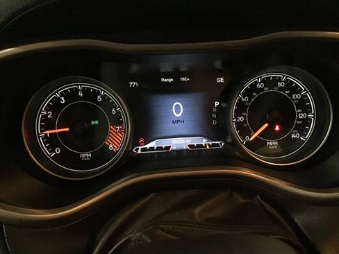 Used 2015 Jeep Cherokee Trailhawk w/ Comfort/Convenience Group AWD/4WD image 14