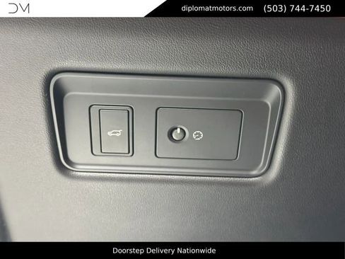 Used 2021 Land Rover Range Rover Sport SVR AWD/4WD image 32