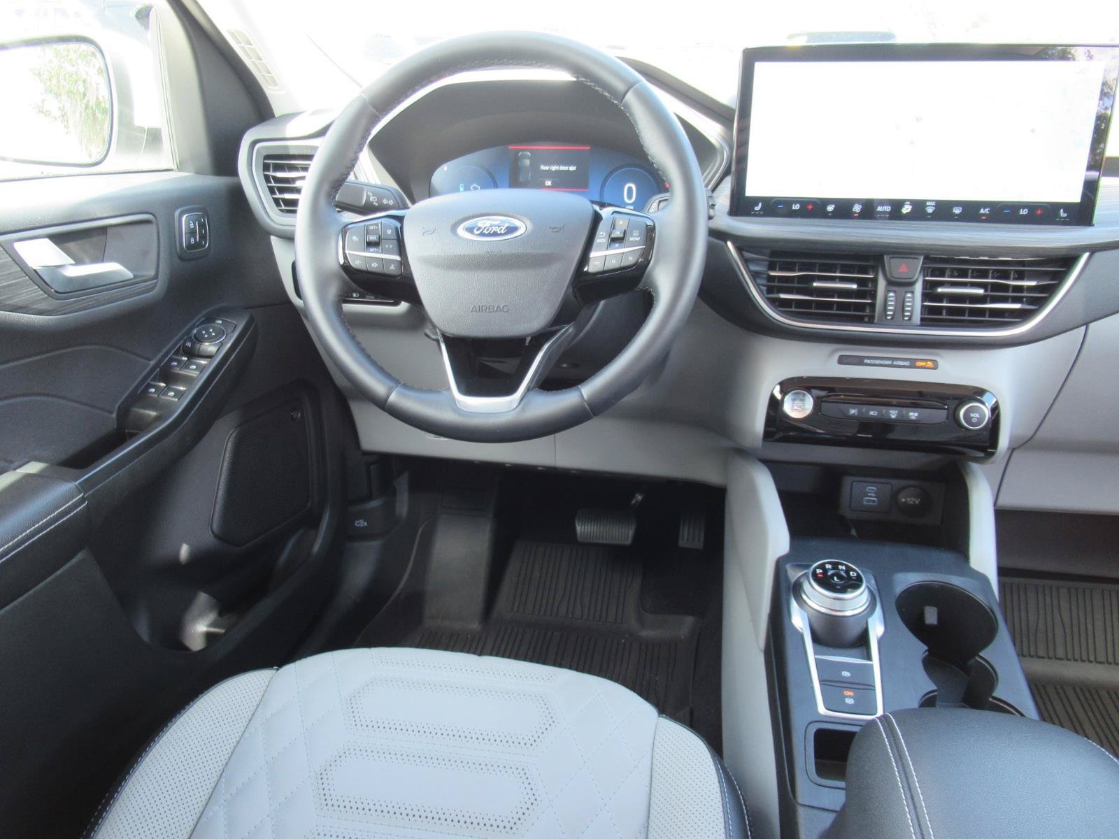 Used 2023 Ford Escape Platinum w/ Premium Technology Package AWD/4WD image 13
