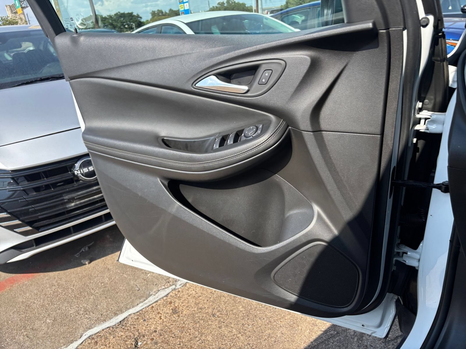 Used 2025 Buick Encore GX Preferred AWD/4WD image 18