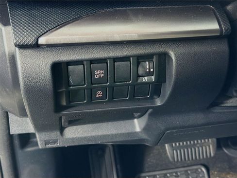 Used 2023 Subaru Forester Premium AWD/4WD image 17