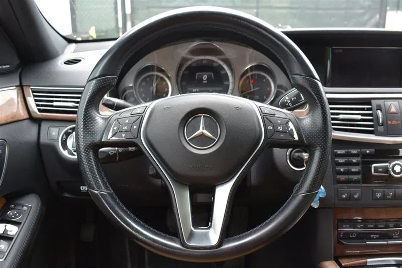 Used 2013 Mercedes-Benz E 350 BlueTEC Sedan image 15