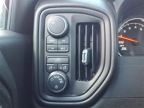 Used 2021 Chevrolet Silverado 1500 Custom w/ Safety Confidence Package image 11