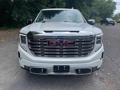 Used 2023 GMC Sierra 1500 Denali w/ Technology Package AWD/4WD image 10