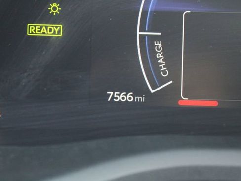 Used 2025 Toyota Camry SE w/ Multimedia Upgrade Package image 15