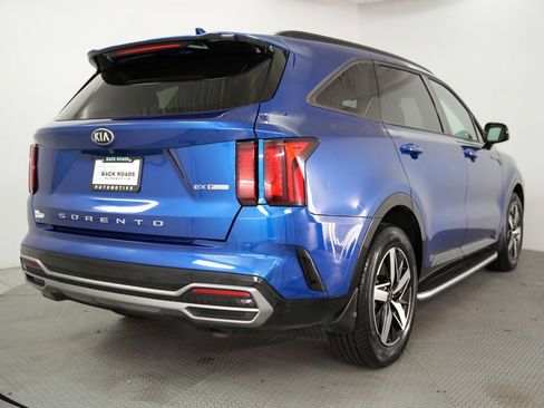Used 2021 Kia Sorento EX FWD image 9