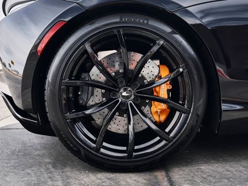 Used 2024 McLaren Artura image 23