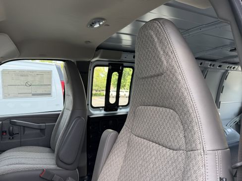 New 2026 Chevrolet Express 3500 Extended RWD image 12