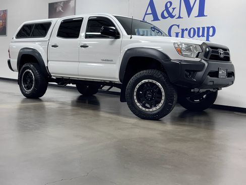 Used 2015 Toyota Tacoma 4x4 Double Cab w/ Convenience Package image 2