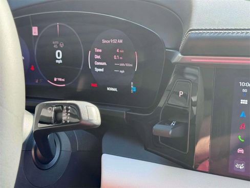 New 2025 Porsche Macan Turbo Electric AWD/4WD image 27