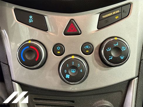 Used 2015 Chevrolet Trax LT image 17