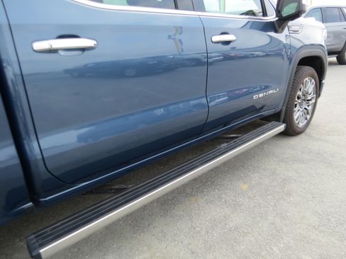 Used 2024 GMC Sierra 1500 Denali Ultimate image 12