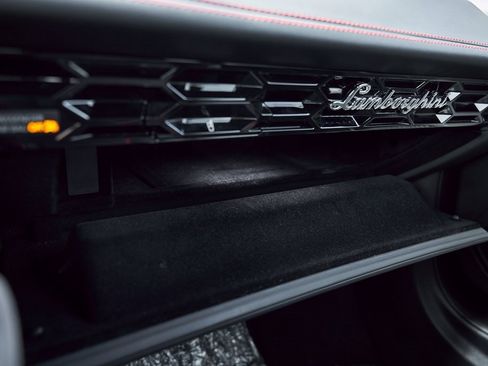 Used 2020 Lamborghini Huracan EVO image 68