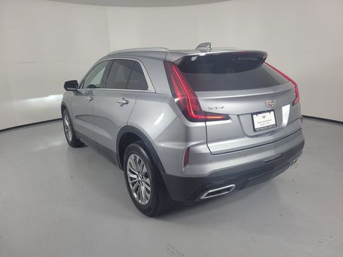 Used 2025 Cadillac XT4 Premium Luxury FWD image 3