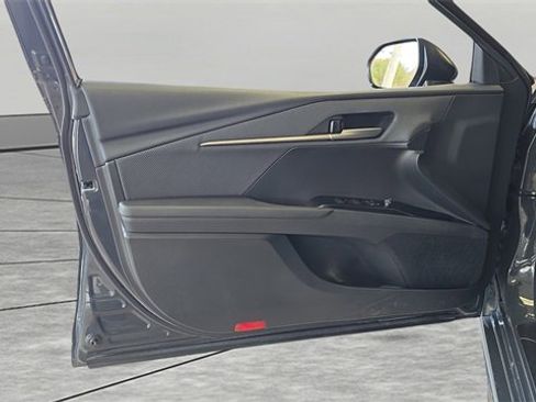 Used 2025 Toyota Camry SE image 24